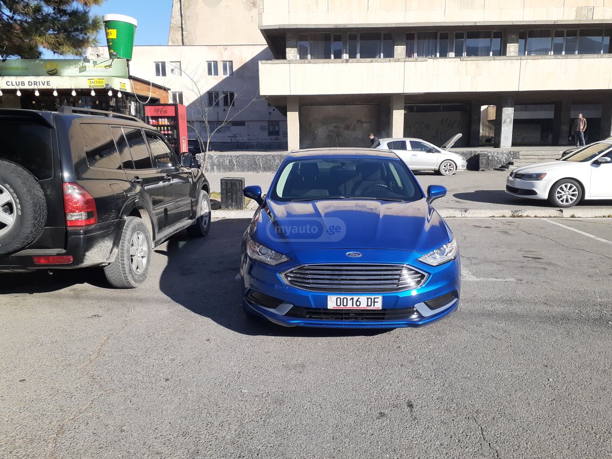 Ford Fusion - фото 1