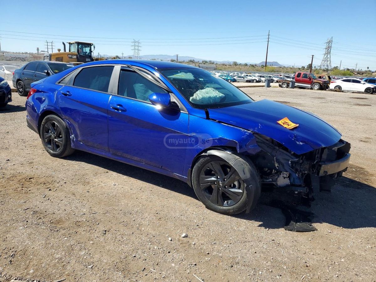 Hyundai Elantra - фото 4