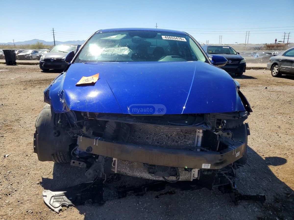 Hyundai Elantra - фото 5