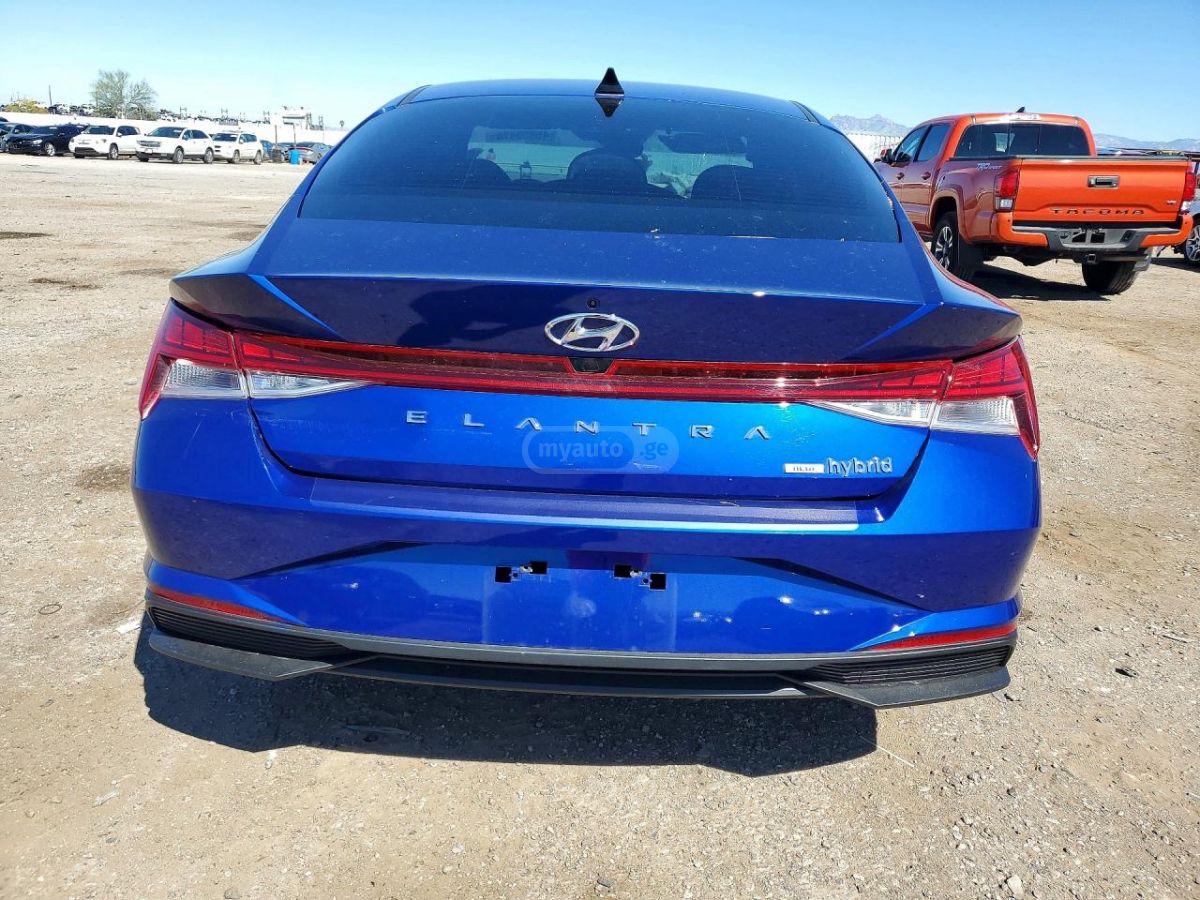 Hyundai Elantra - фото 6
