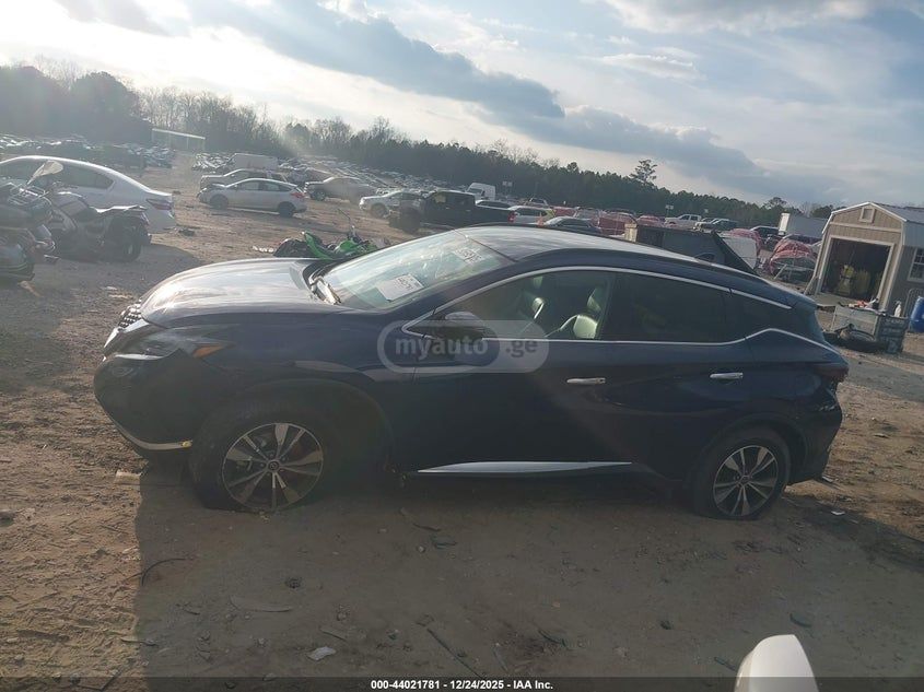 Nissan Murano S 4dr All-Wheel Drive CVT 2023 — миниатюра 13