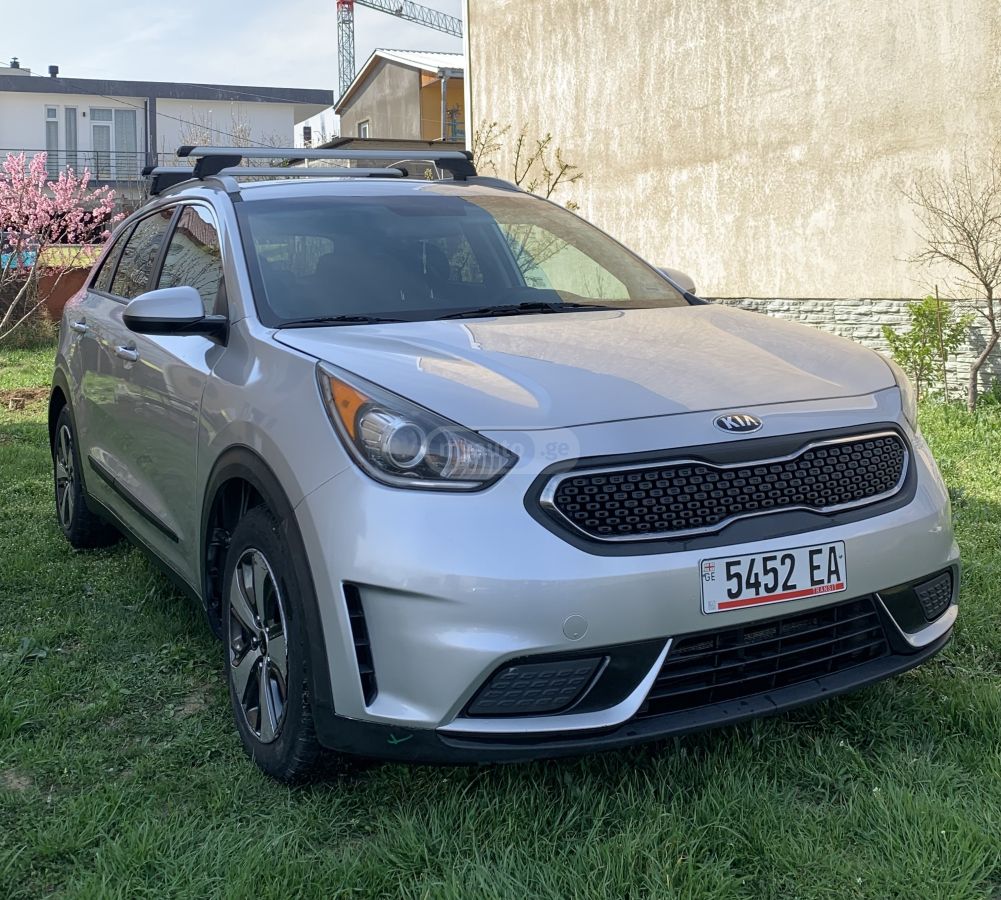 Kia Niro - фото 1