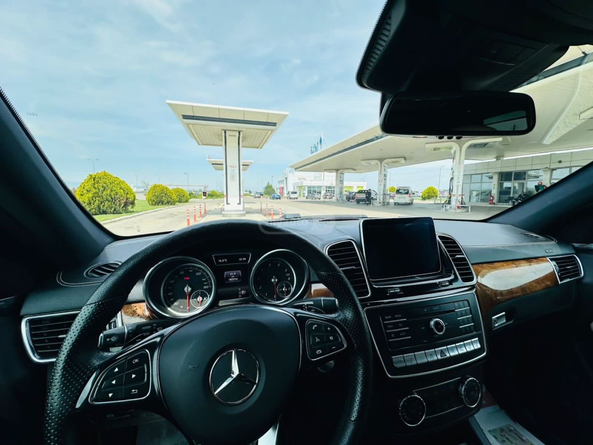 Mercedes-Benz GLE 400 - фото 11