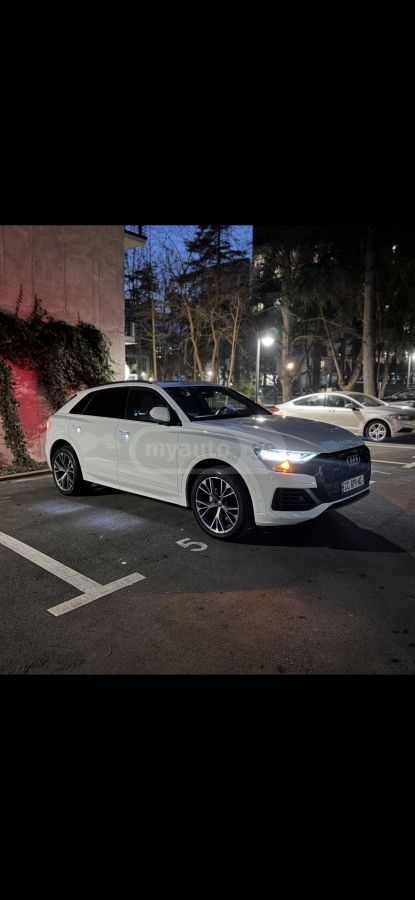 Audi Q8 - фото 1