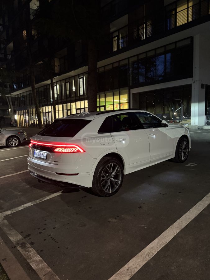 Audi Q8 - фото 4