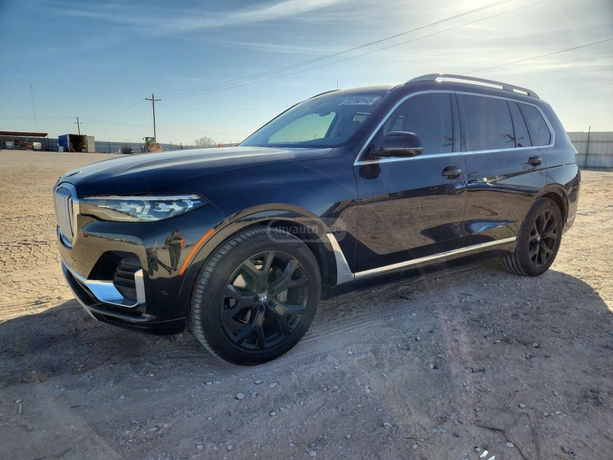 BMW X7 - фото 1