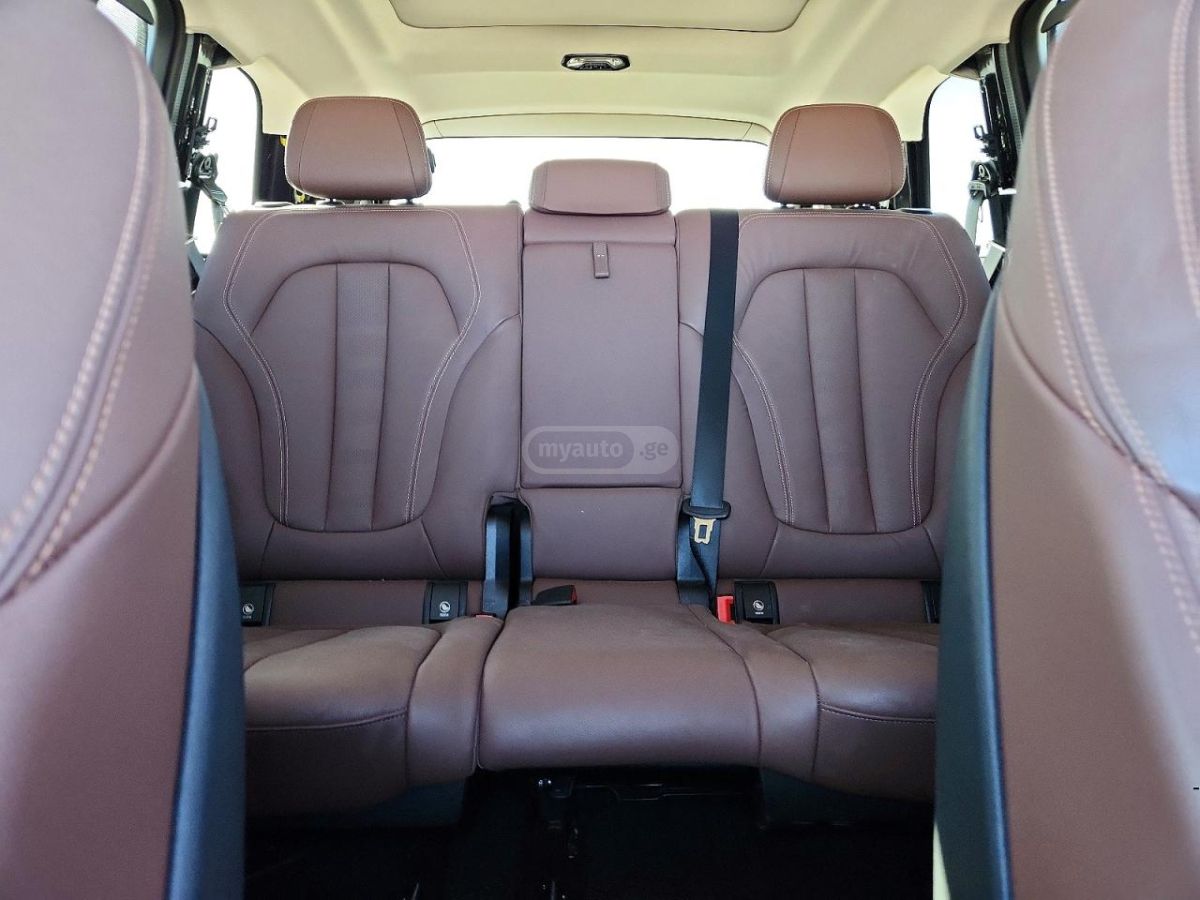 BMW X7 - фото 10