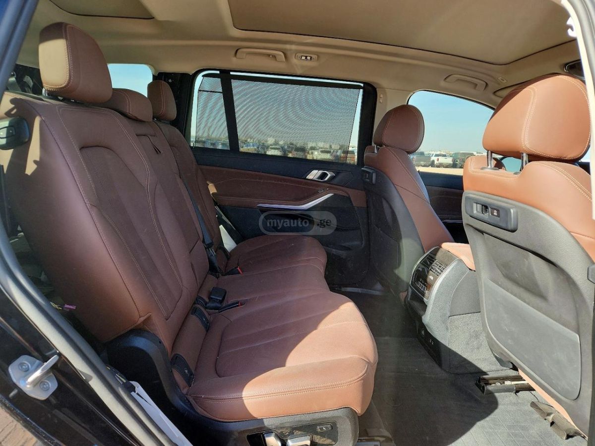 BMW X7 - фото 11