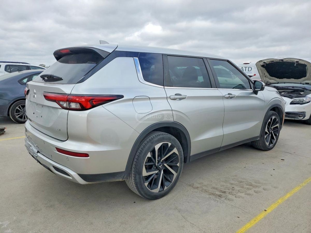 Mitsubishi Outlander - фото 3