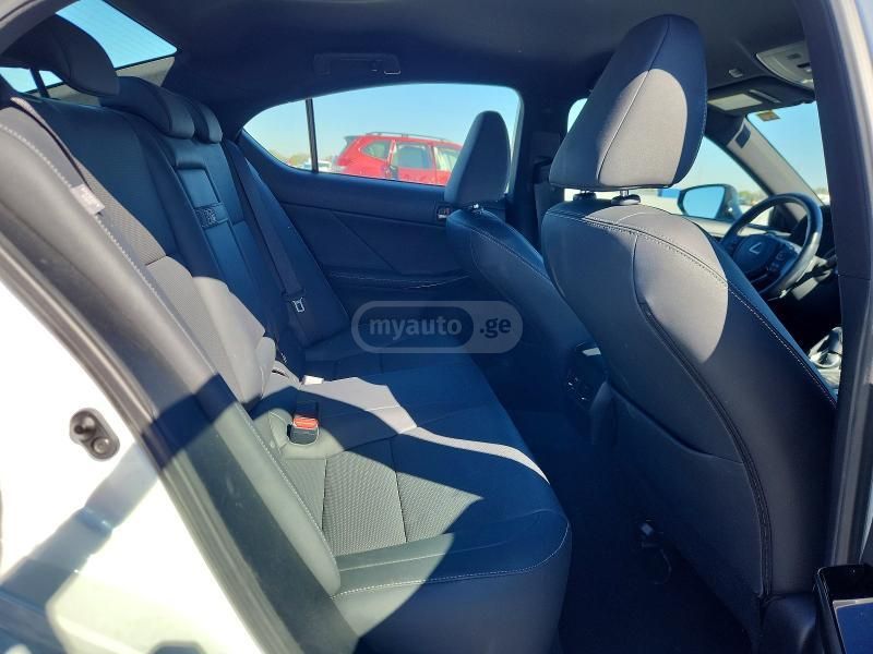 Lexus IS 300 - фото 10