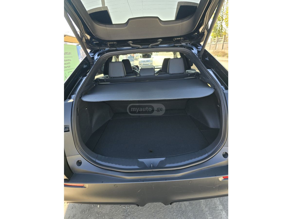 Toyota bZ4X - фото 5