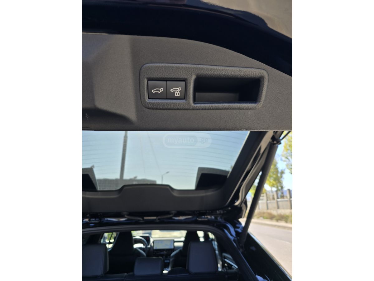 Toyota bZ4X - фото 6