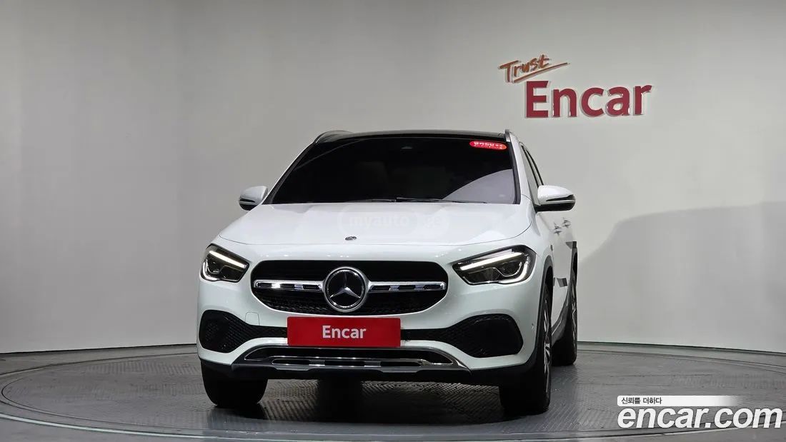 Mercedes-Benz GLA 45 AMG 2021 — миниатюра 3