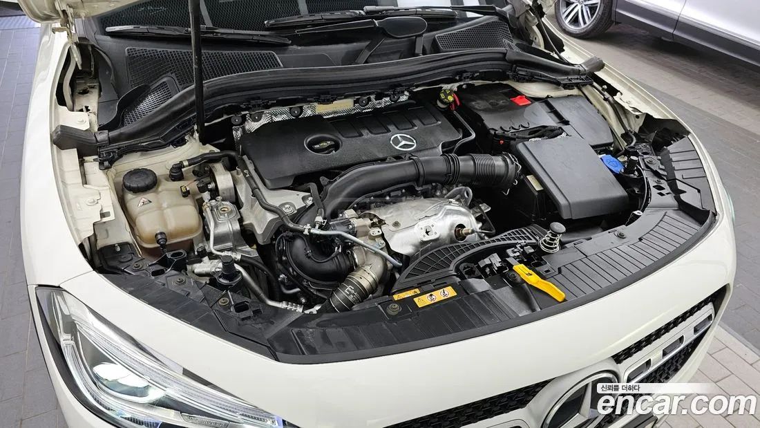 Mercedes-Benz GLA 45 AMG 2021 — миниатюра 6