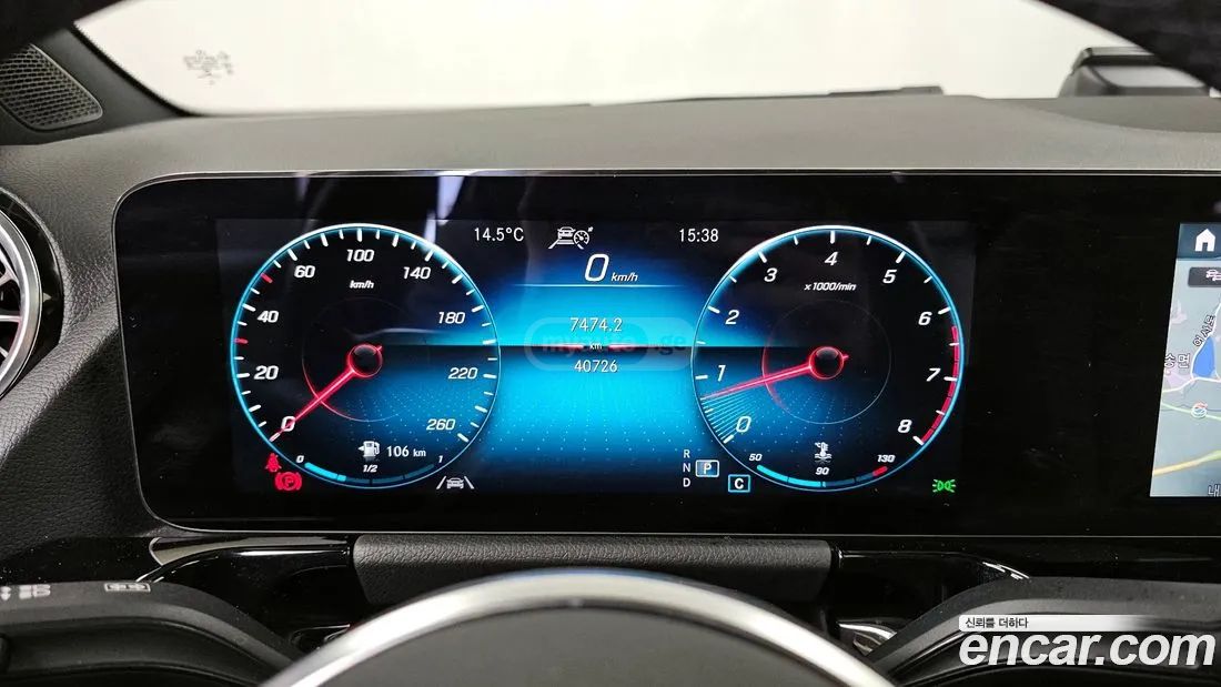 Mercedes-Benz GLA 45 AMG 2021 — миниатюра 8