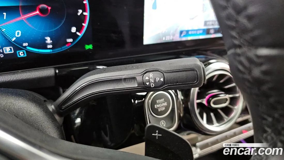 Mercedes-Benz GLA 45 AMG 2021 — миниатюра 9