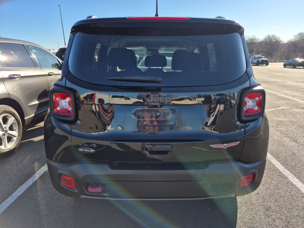 Jeep Renegade - фото 5