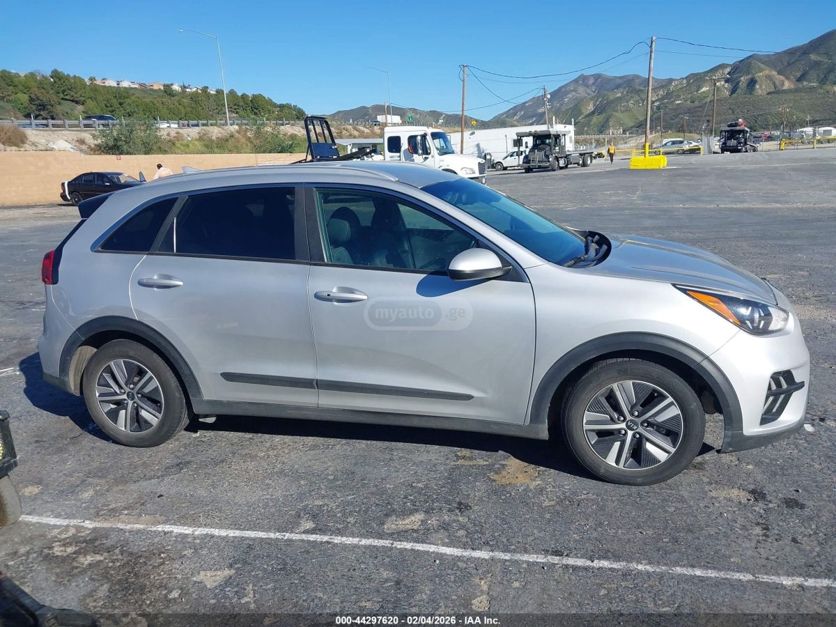 Kia Niro - фото 12