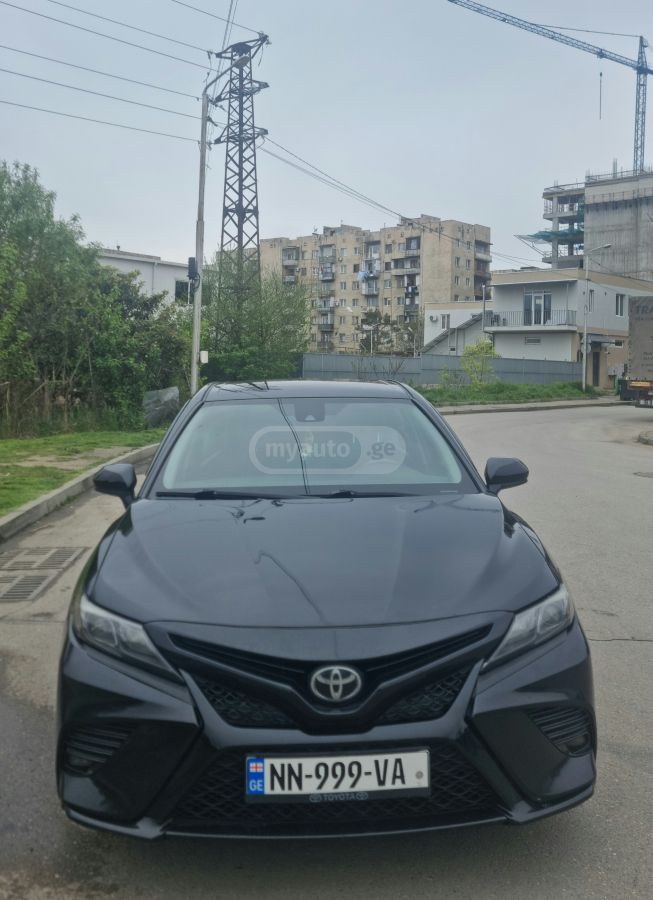 Toyota Camry - фото 4