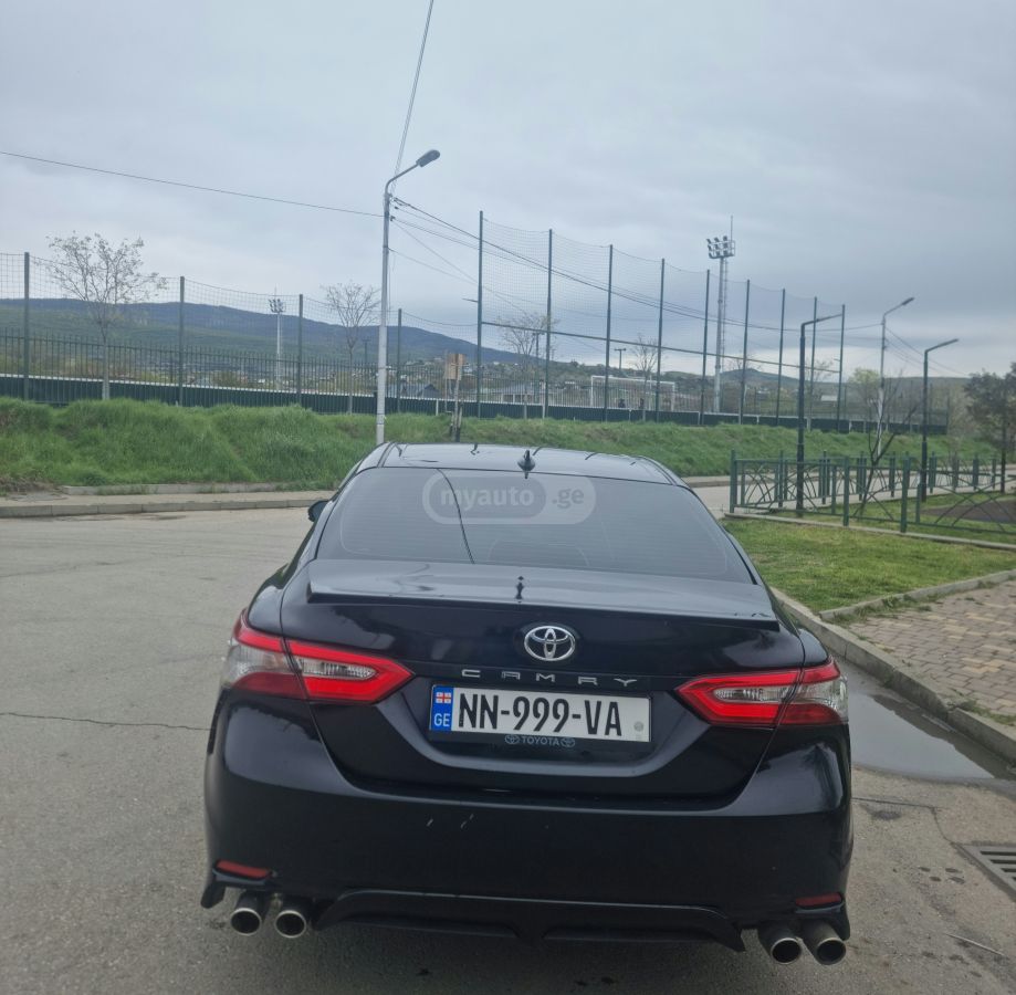 Toyota Camry - фото 5