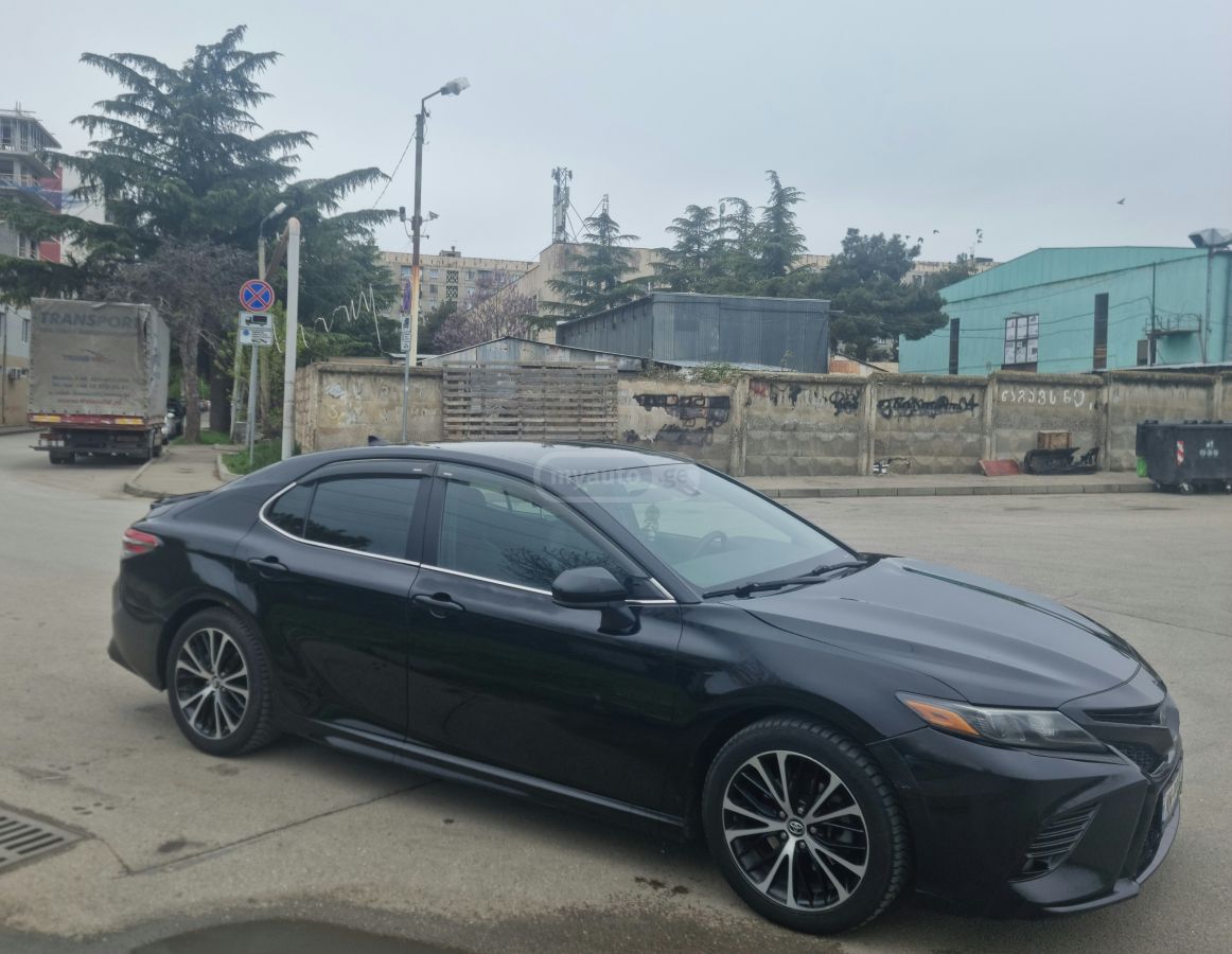 Toyota Camry - фото 6