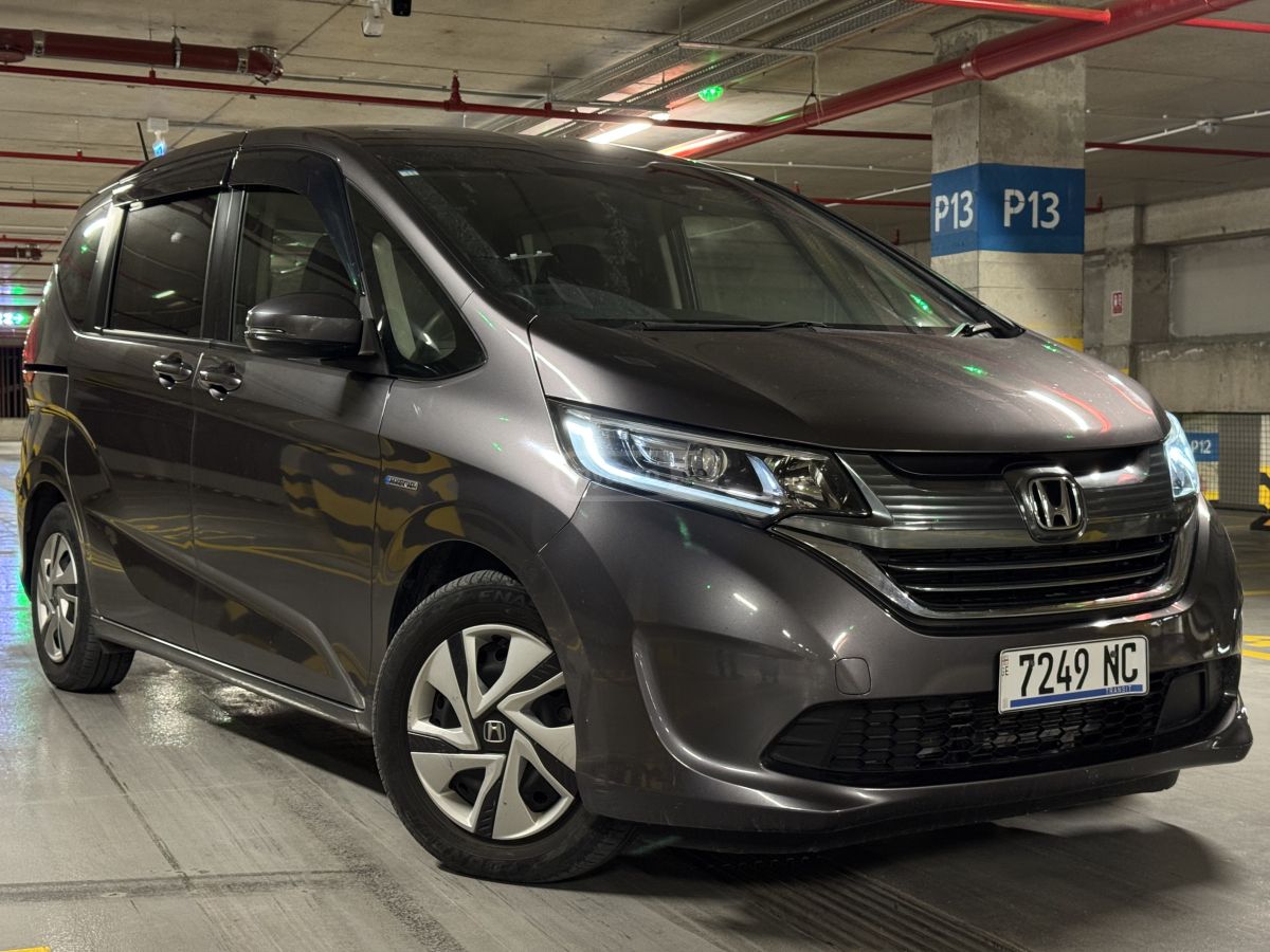 Honda Freed - фото 1