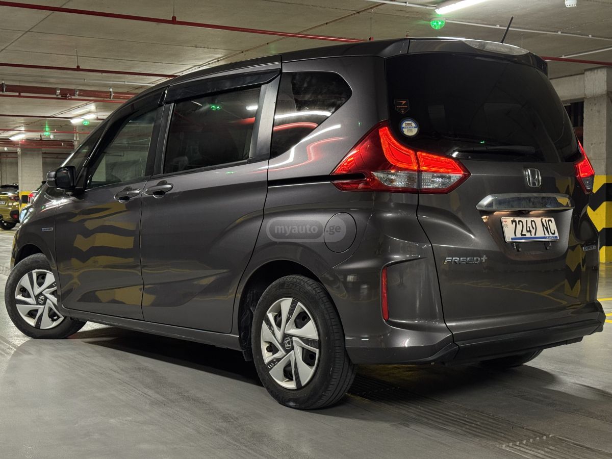 Honda Freed - фото 3