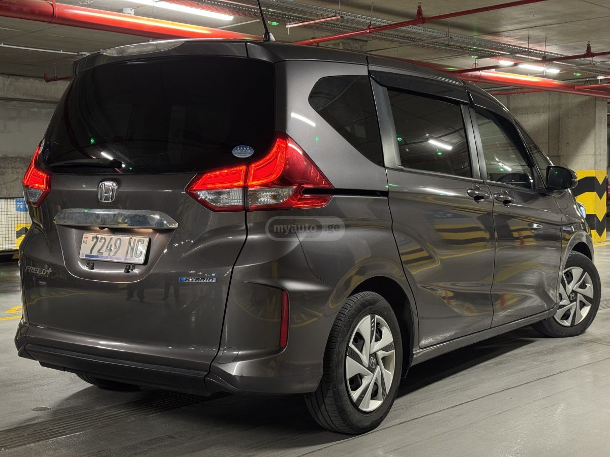 Honda Freed - фото 4