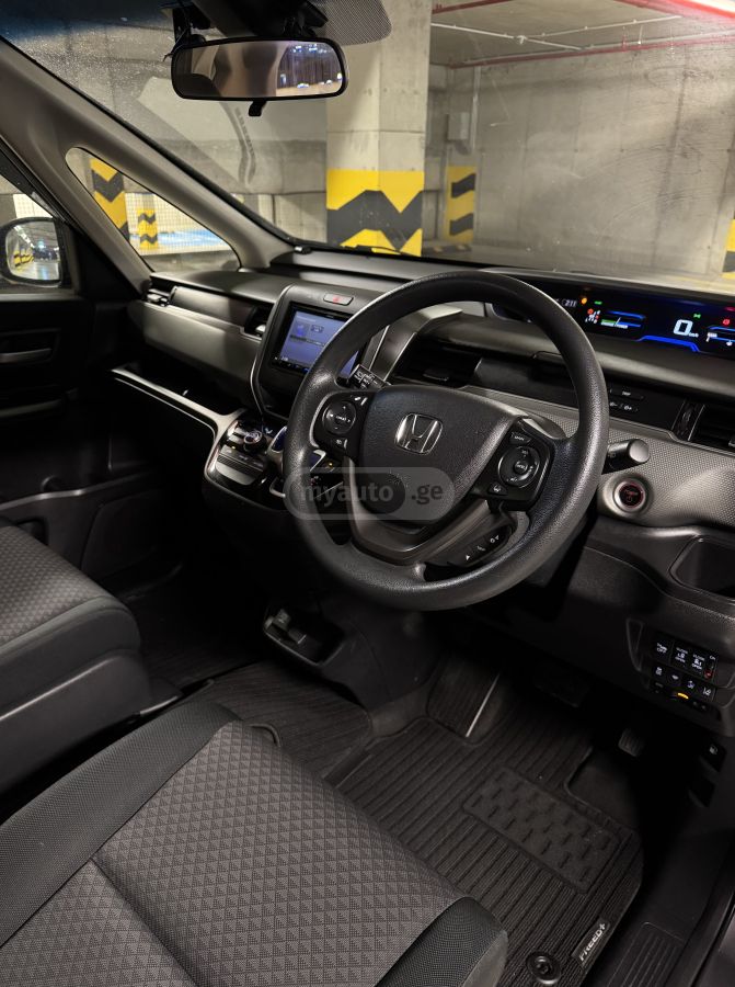 Honda Freed - фото 6