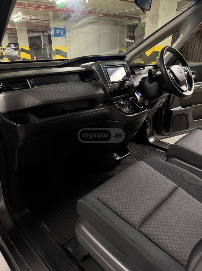 Honda Freed - фото 8