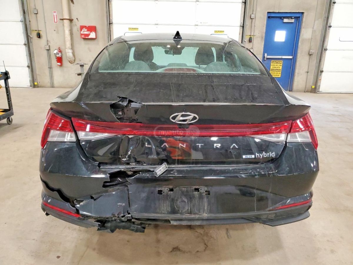 Hyundai Elantra - фото 6