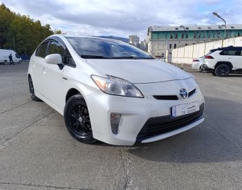 ToyotaPrius2013