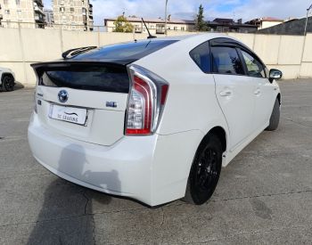 ToyotaPrius2013