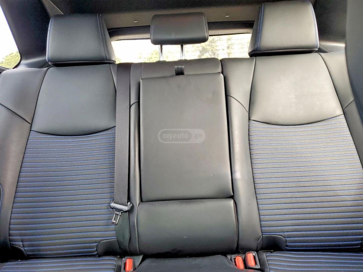 Toyota RAV 4 - фото 10