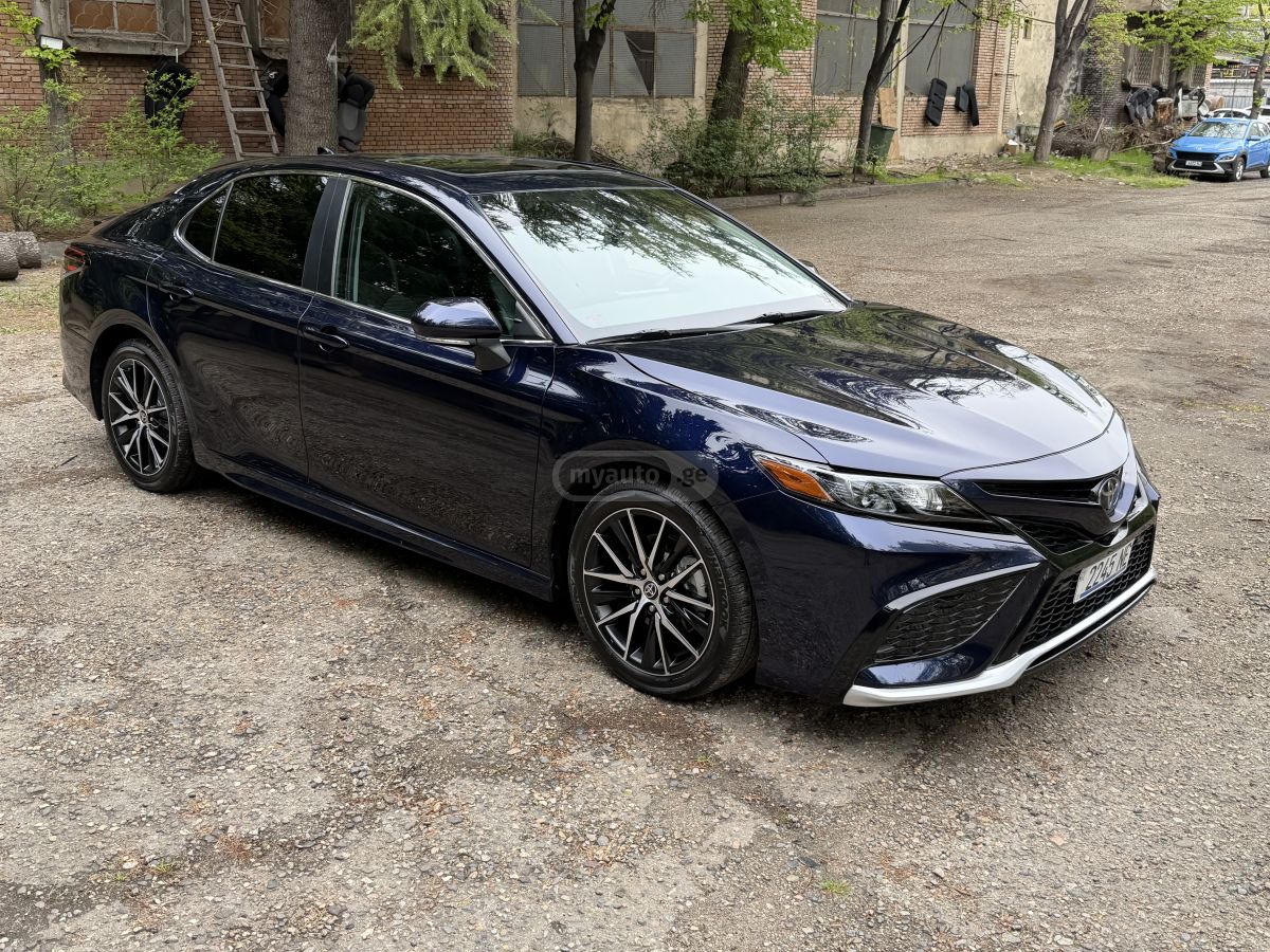 Toyota Camry - фото 5