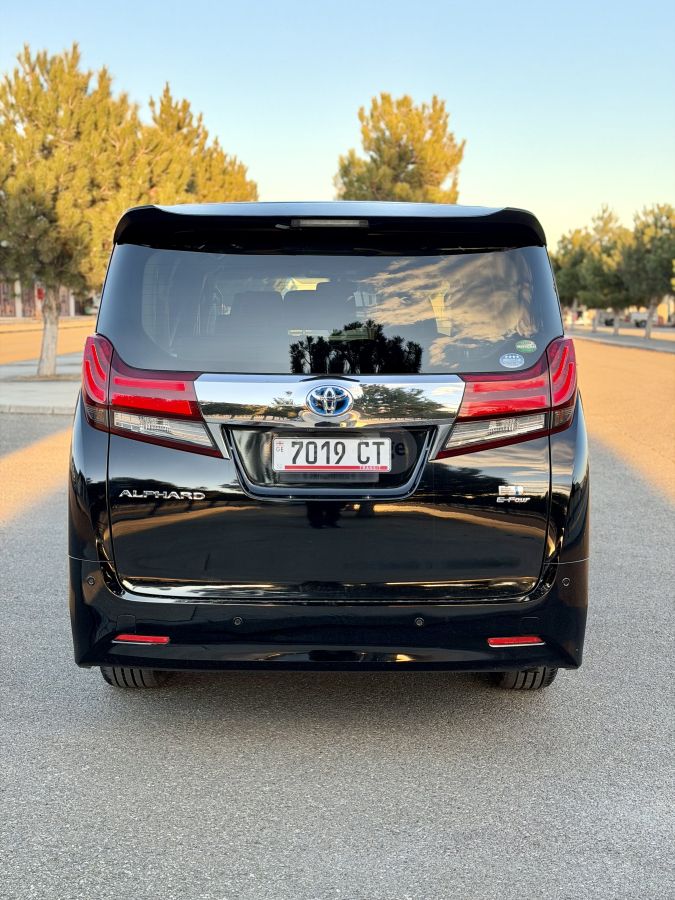 Toyota Alphard - фото 6