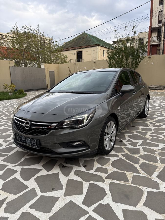 Opel Astra - фото 1