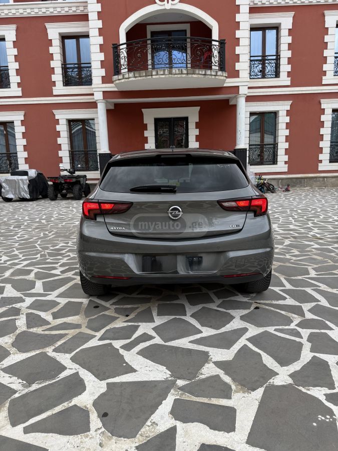 Opel Astra - фото 4