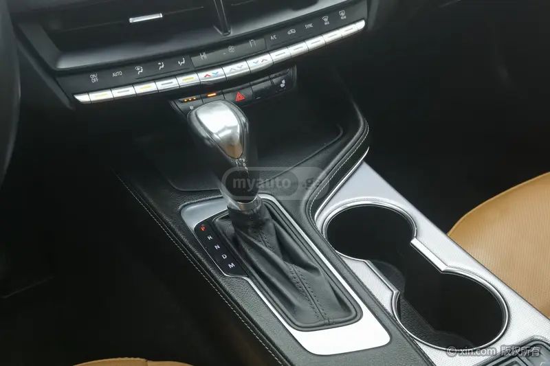 Cadillac CT4 2021 — миниатюра 10