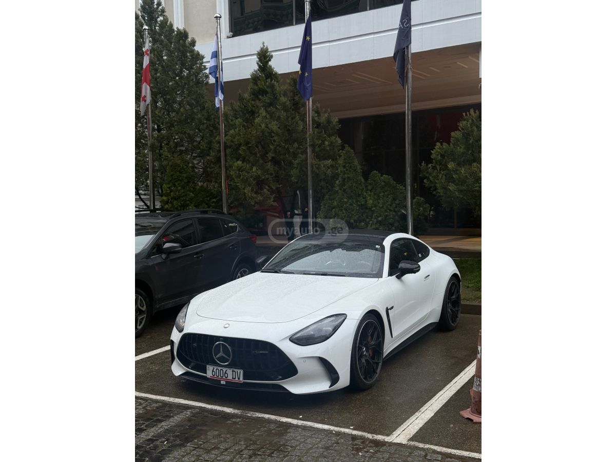 Mercedes-Benz AMG GT 63 2025 — миниатюра 8