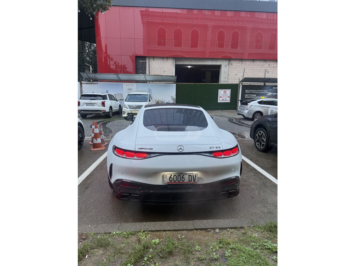 Mercedes-Benz AMG GT 63 2025 — миниатюра 9
