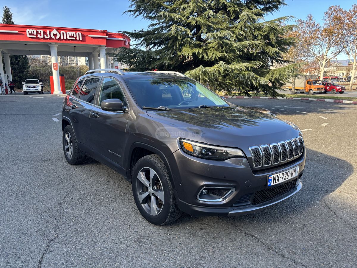 Jeep Cherokee - фото 1