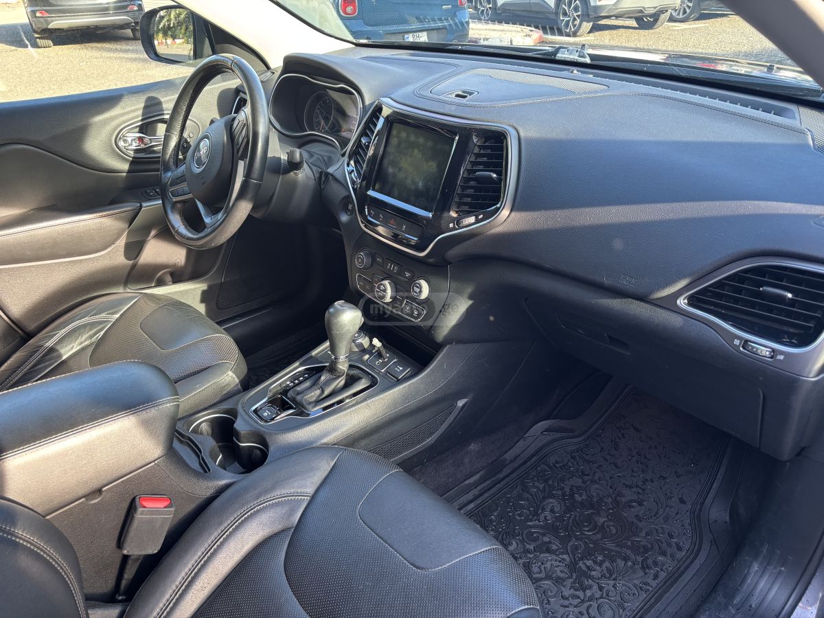 Jeep Cherokee - фото 11