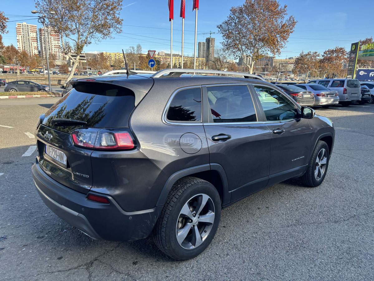 Jeep Cherokee - фото 5