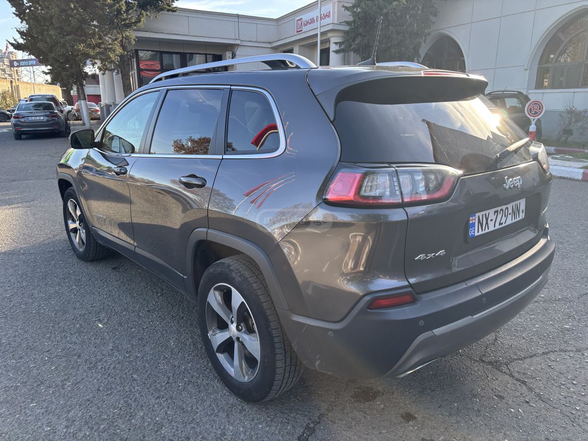 Jeep Cherokee - фото 6