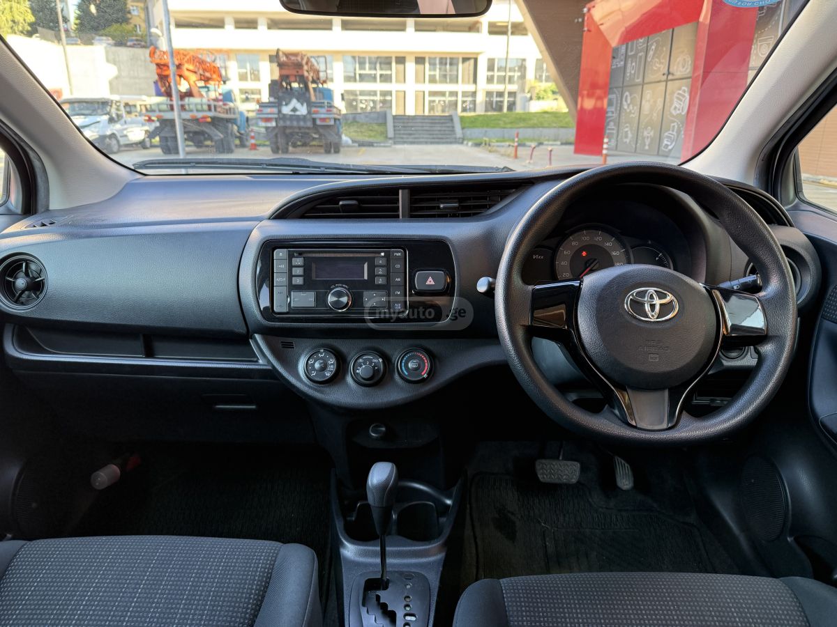Toyota Vitz - фото 9