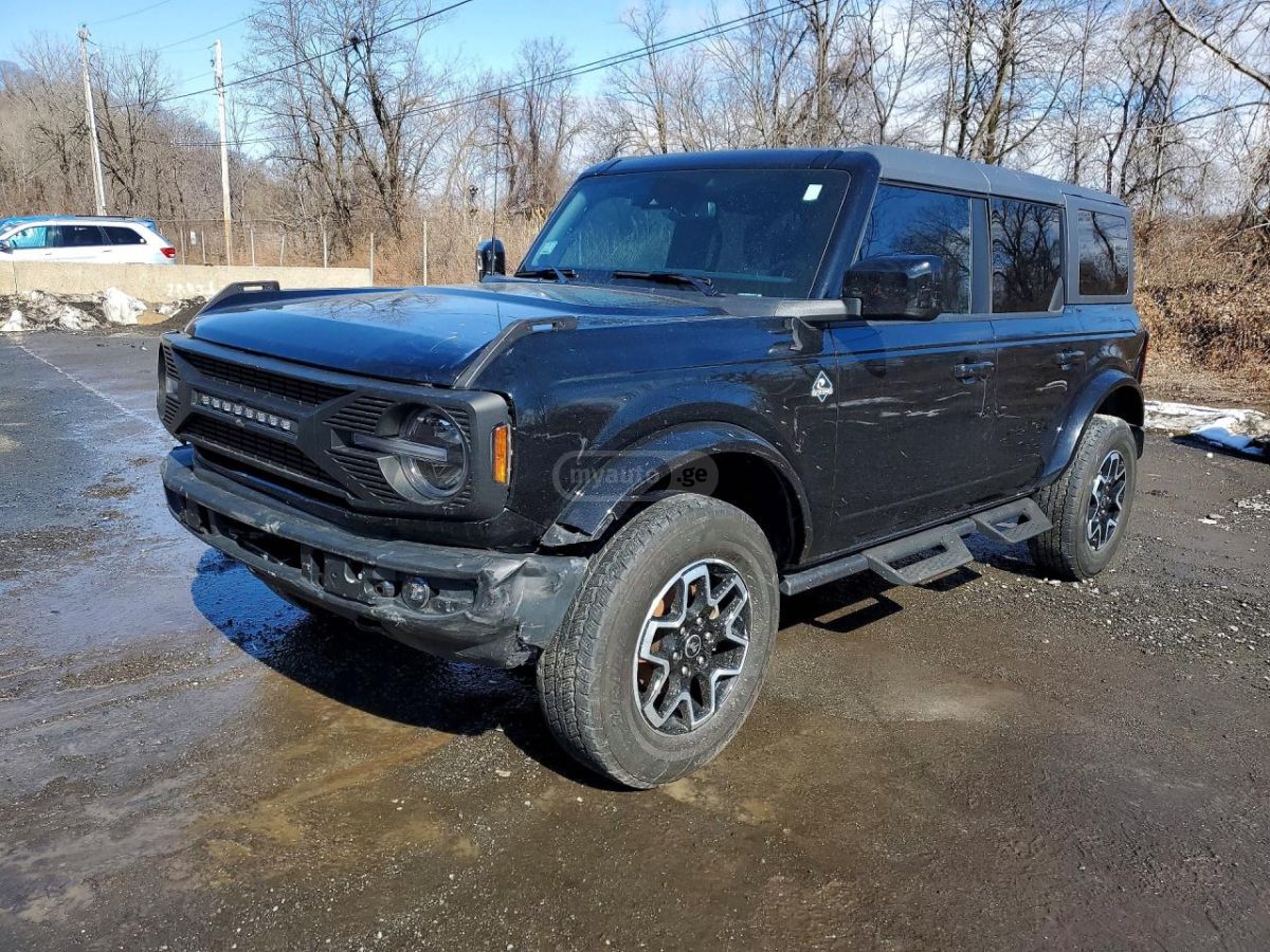 Ford Bronco - фото 1