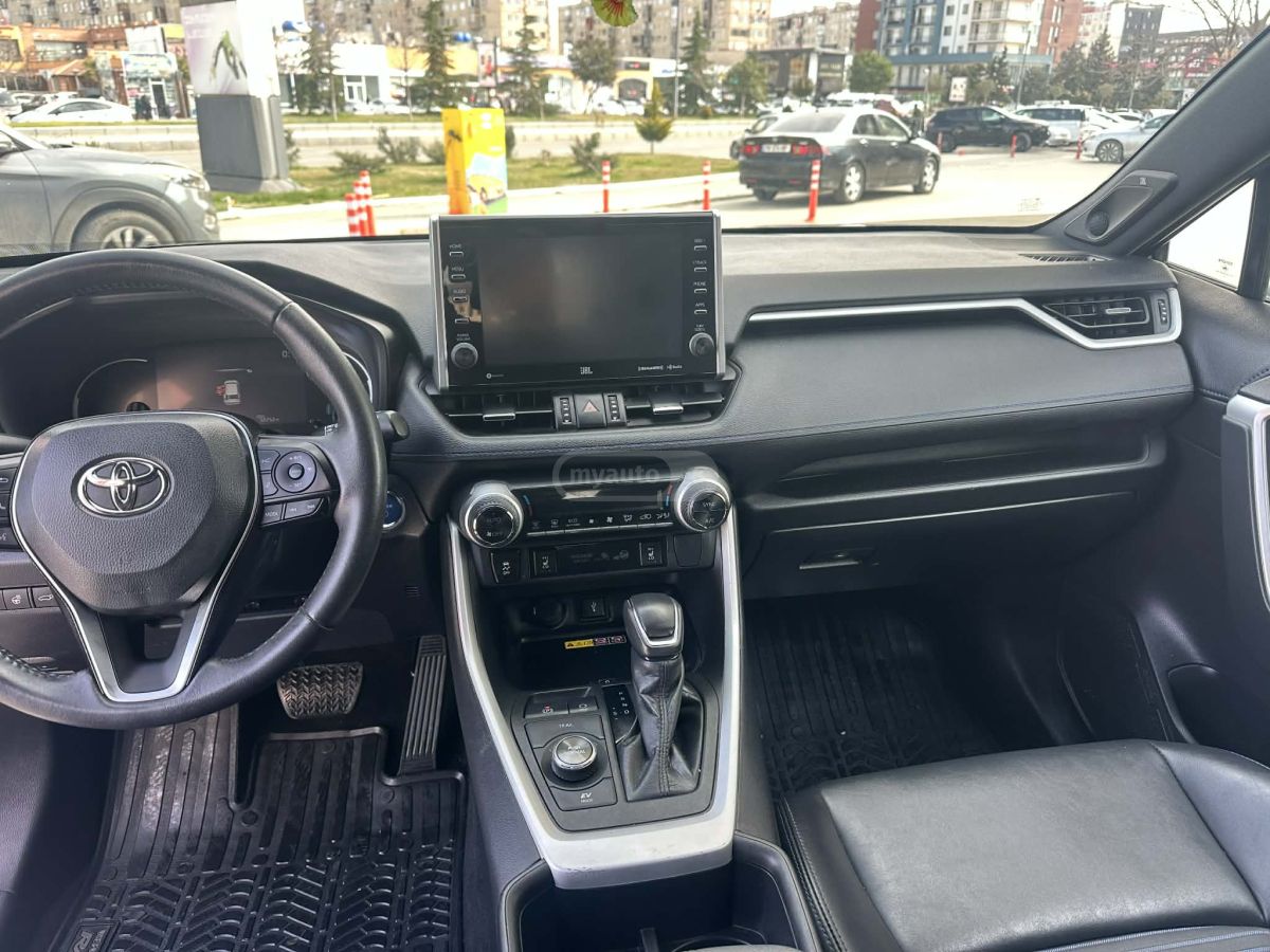 Toyota RAV 4 - фото 12