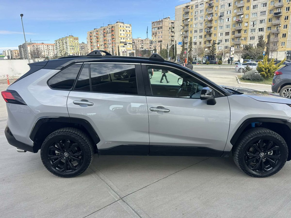 Toyota RAV 4 - фото 4