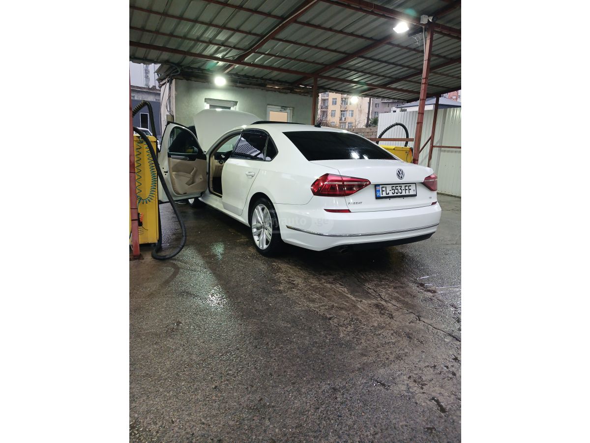 Volkswagen Passat - фото 1